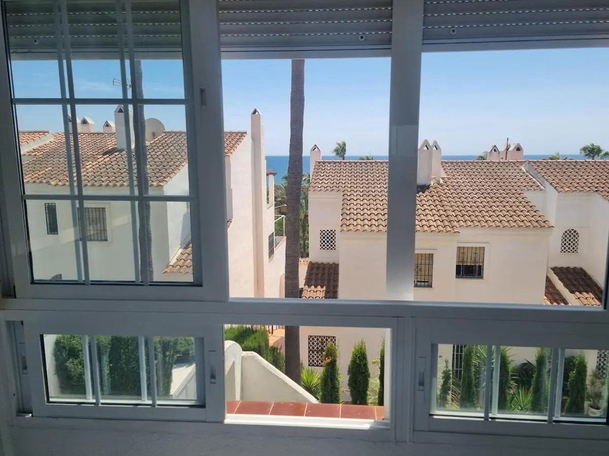 הוילה מיחאס קוסטה Beautiful Detached House With Garden ספרד