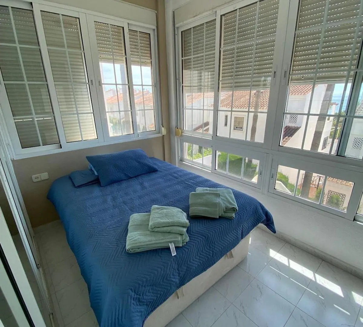 בית נופש הוילה מיחאס קוסטה Beautiful Detached House With Garden ספרד