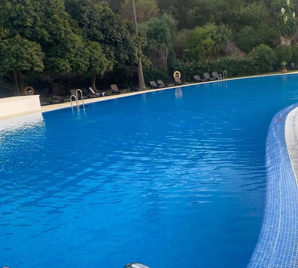 הוילה מיחאס קוסטה Beautiful Detached House With Garden